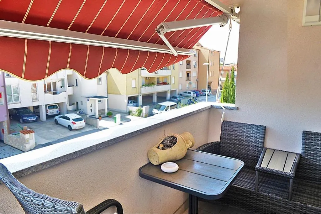 Leona Apartment Pula