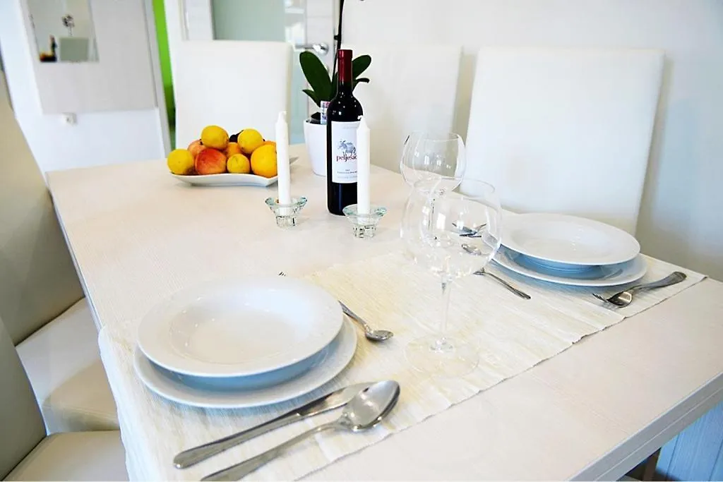 Leona Apartment Pula Croatia